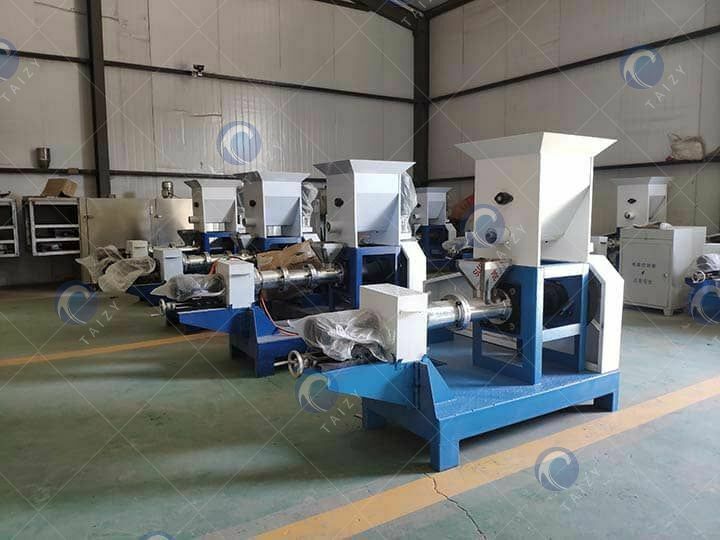 Stock of  dry type fish feed extruder