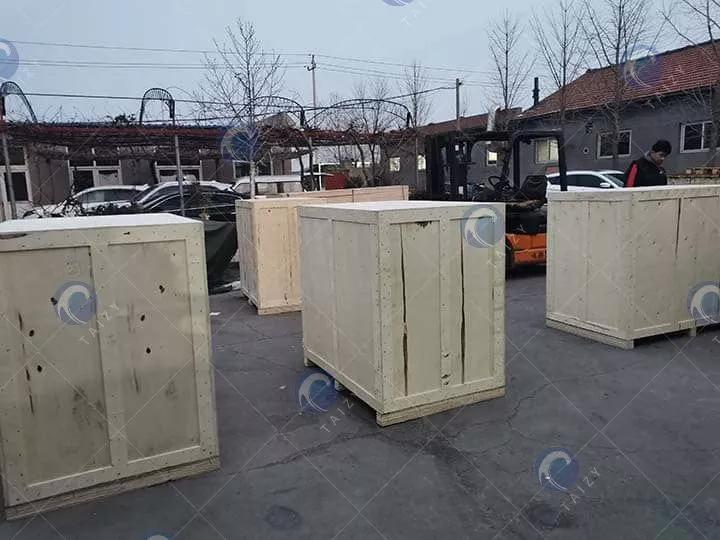 Wooden case packing of floating fish feed production line