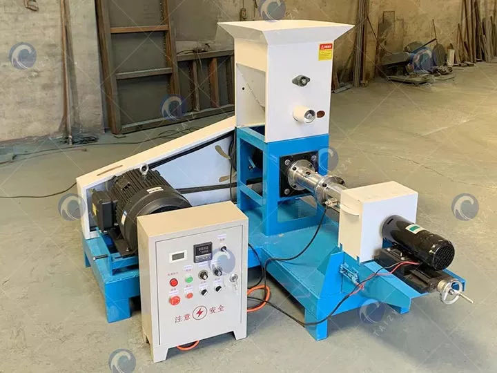 Fish feed pellet making machine