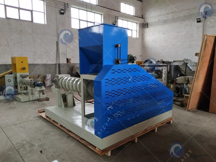 High capacity feed pellet mill