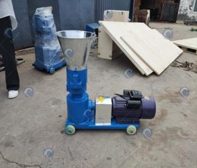 Feed pellet making machine