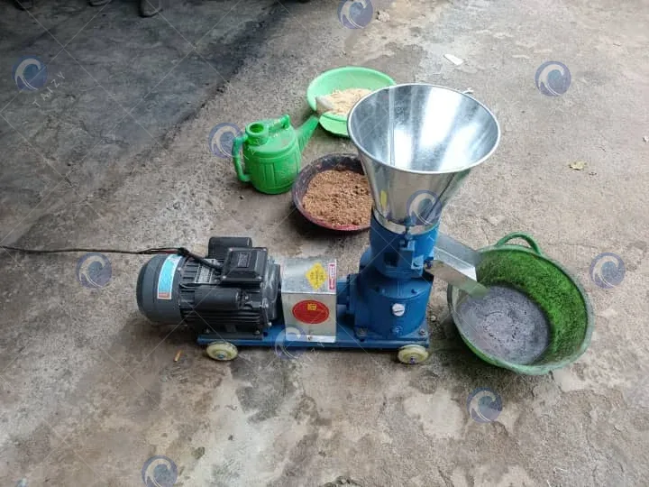 Feed pelletizer machine