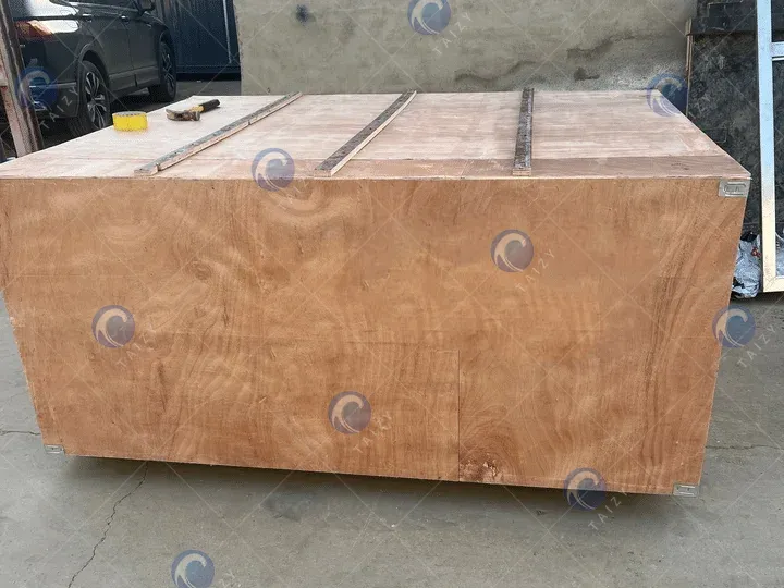 Syrian Customer Purchased Dgp-70 Fish Food Pellet Maker 3 Packaging of fish feed pellet machine