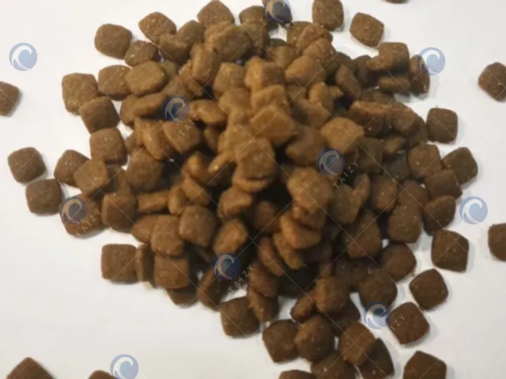 Dog food pellets