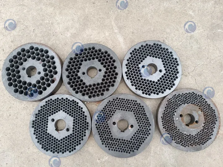 Rabbit Feed Pellet Making Machine 4 Molds of different sizes
