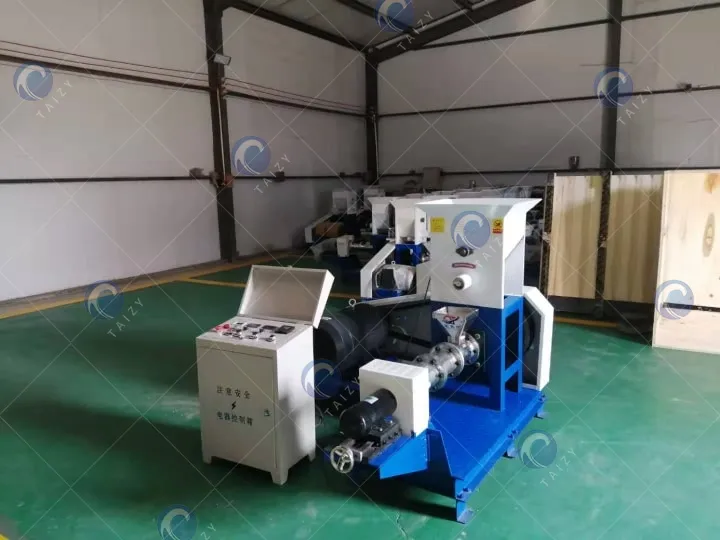 Pet Cat Food Making Machine 6 Cat food pellet extruder machinev