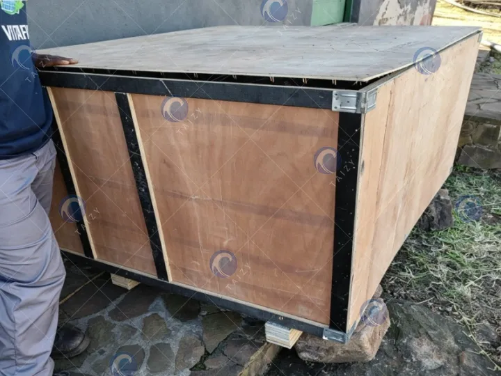 Fish food pellet machine package