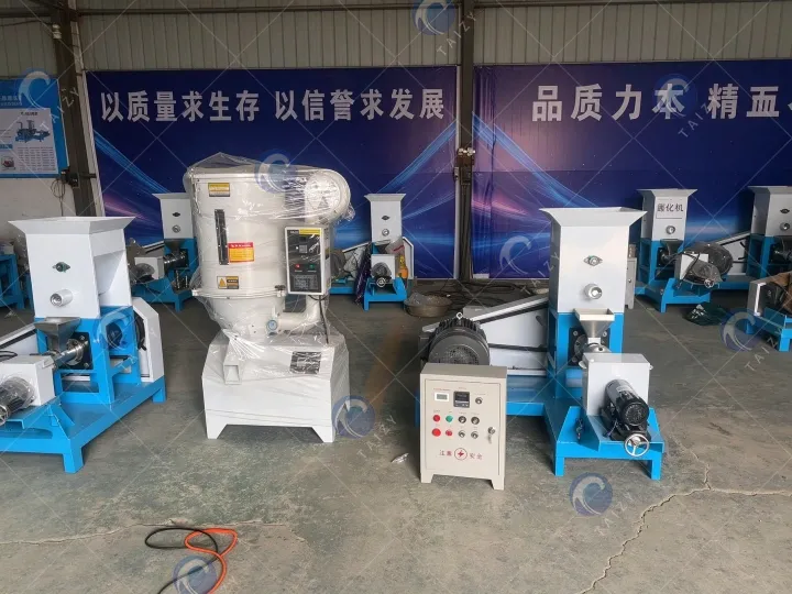 Molds of the fish food pellet machine